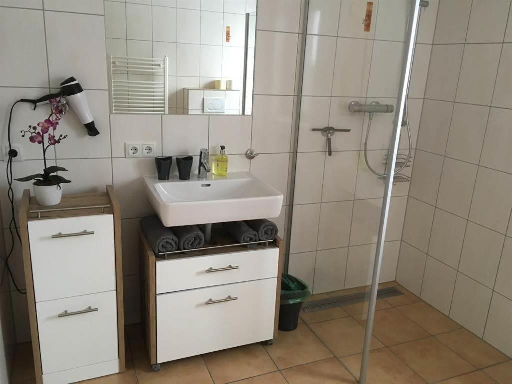 Haus Klinger Apartment Vandans Ruang foto