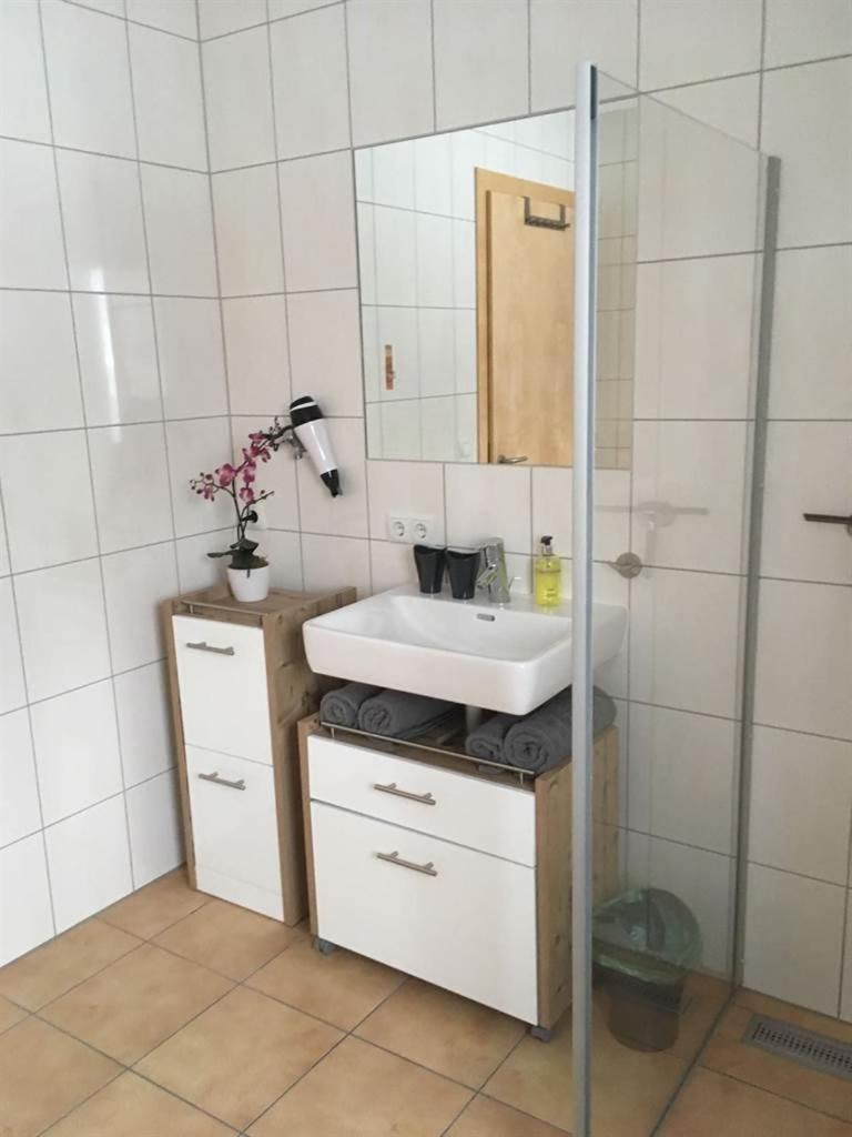 Haus Klinger Apartment Vandans Ruang foto
